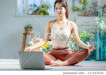 Yoga women sportswear Yoga women sportswear 121583876