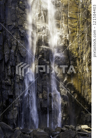 Nachi's waterfall (Nachikatsura-cho, Higashimuro-gun, Wakayama Prefecture) Nachi's waterfall (Nachikatsura-cho, Higashimuro-gun, Wakayama Prefecture) 121584403