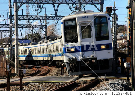 8000 series of Tobu Railway / Noda Line running on Nikko Kaido / Kasukabe juku 121584491