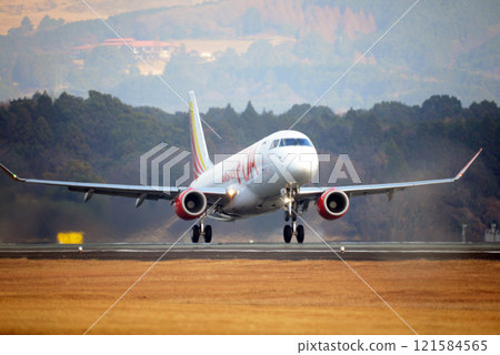 客機起飛 121584565