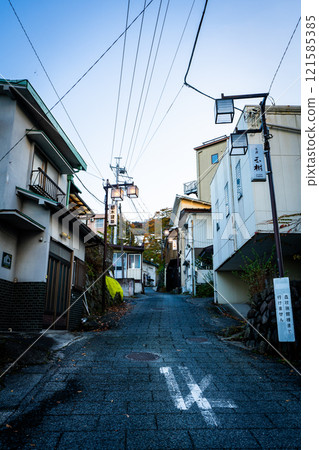 群馬縣澀川市伊香保溫泉街外的街道 群馬縣澀川市伊香保溫泉街外的街道 121585385