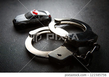 手銬逮捕警察犯罪形象 121585756