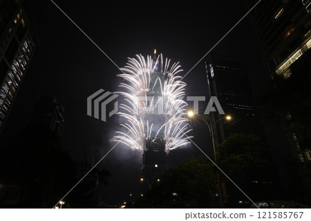 Taipei 101 121585767