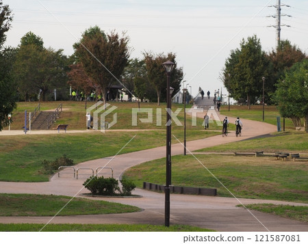 Higashi-Fushimi Park 121587081