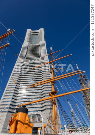Landmark Tower seen from Nippon Maru Memorial Park, Yokohama, Kanagawa Prefecture Landmark Tower seen from Nippon Maru Memorial Park, Yokohama, Kanagawa Prefecture 121587247