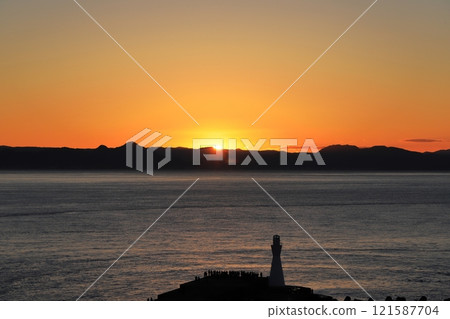 First sunrise of Takoura 121587704