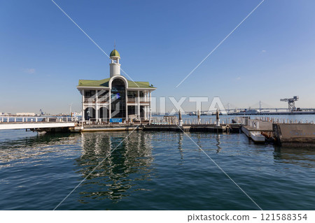 海上客運碼頭 Pukari Sanbashi Minato Mirai 碼頭 海上客運碼頭 Pukari Sanbashi Minato Mirai 碼頭 121588354