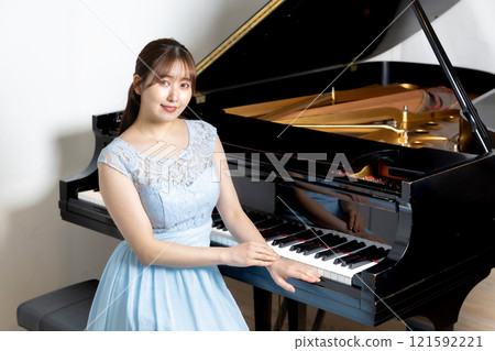 美麗的日本女鋼琴家 121592221
