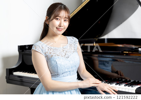 美麗的日本女鋼琴家 121592222