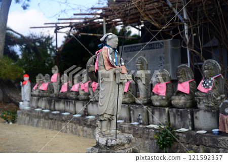 Shodoshima 88 Temple Pilgrimage, 4th Sacred Site, Koenan Daishi Statue-2 121592357