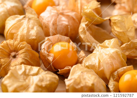 Cape gooseberry or Golden berry (Physalis peruviana), Healthy fruit 121592787