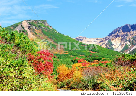 Hokkaido Travelogue | The Tokachi Mountain Range in early October | Tokachi Mountain Range in Autumn | Tokachi Mountain Range with Autumn Leaves | The Tokachi Mountain Range from Tokachi Mountain Hot Springs 121593055