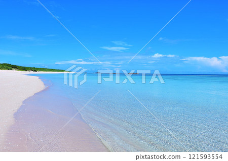 Okinawa Hateruma Island blue sky and blue sea Okinawa Hateruma Island blue sky and blue sea 121593554