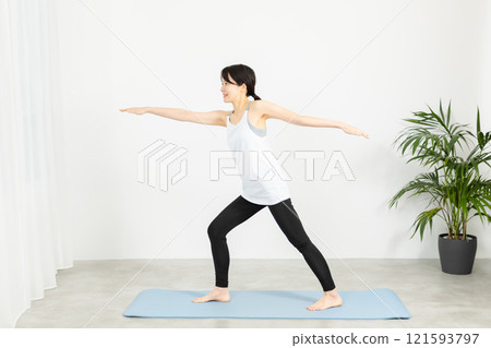 亞洲女人伸展 07 121593797