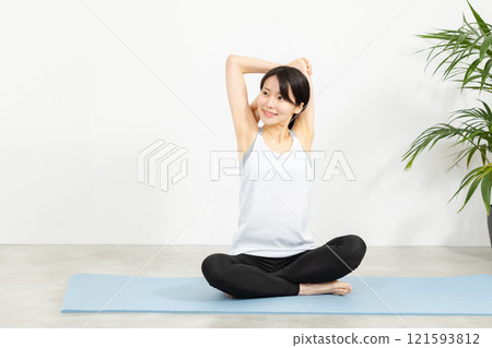 亞洲女人伸展 14 121593812