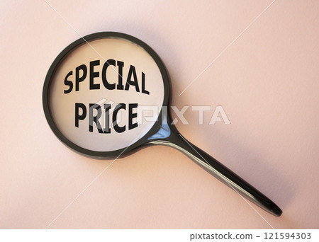 Special Price symbol. Magnifying Glass with Concept word Special Price. Beautiful pink background. Business and Special Price concept. Copy space Special Price symbol. Magnifying Glass with Concept word Special Price. Beautiful pink background. Business and Special Price concept. Copy space 121594303