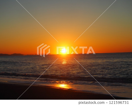 First sunrise of 2025 121596731