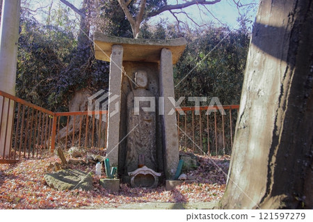1289年建造的熱水地藏菩薩_祈求平安產子和育兒 1289年建造的熱水地藏菩薩_祈求平安產子和育兒 121597279