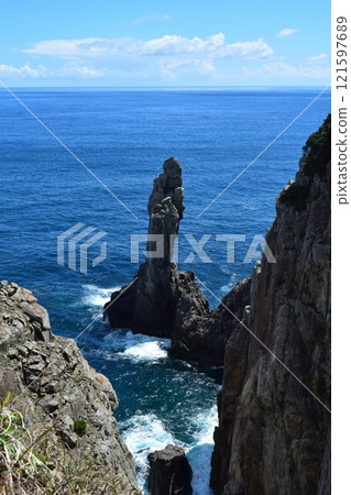 View of Kannon Rock up to Kashiwajima in Otsuki Town, Kochi Prefecture View of Kannon Rock up to Kashiwajima in Otsuki Town, Kochi Prefecture 121597689