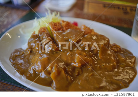 美味的咖哩裡肌肉 美味的咖哩裡肌肉 121597901