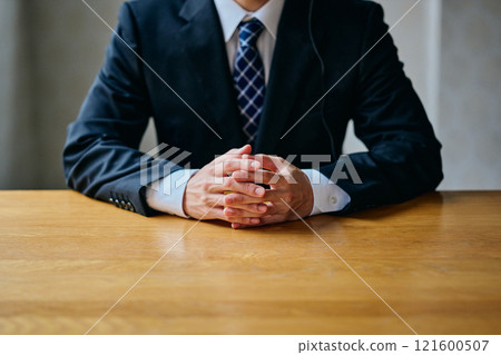 Young man in his 20s 121600507