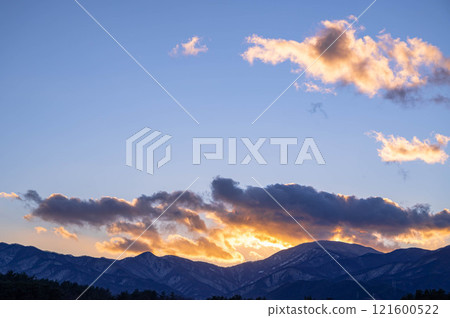 Beautiful sky at dusk and the Northern Alps 121600522