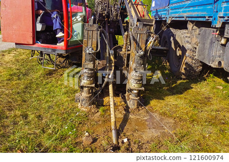 The process of drilling by the horizontal method with the subsequent laying of pipeline and other utilities, during which it is possible not to violate the integrity of previously laid communications 121600974