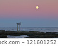 大洗磯崎神社鳥居門與黃昏的滿月 121601252