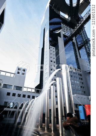 I look up on a skyscraper I look up on a skyscraper 121601312