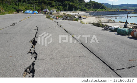 Damage caused by the Noto Peninsula earthquake (Uplift of Kaiso fishing port in Wajima City, Ishikawa Prefecture) Damage caused by the Noto Peninsula earthquake (Uplift of Kaiso fishing port in Wajima City, Ishikawa Prefecture) 121603337