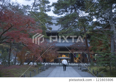 Nanzenji Temple: The lecture hall standing in the silence of early morning 3 Nanzenji Temple: The lecture hall standing in the silence of early morning 3 121603806