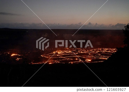 在基拉韋厄火山體驗大自然的力量 在基拉韋厄火山體驗大自然的力量 121603927