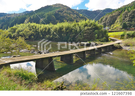 [Mukai Hirose Submerged Bridge (Shimanto River)] Hirose, Shimanto Town, Takaoka District, Kochi Prefecture 121607398