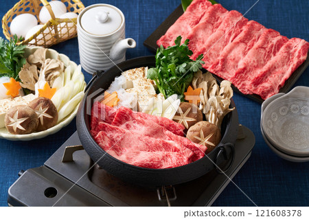 Sukiyaki: Thinly sliced domestic Wagyu beef shoulder loin 121608378