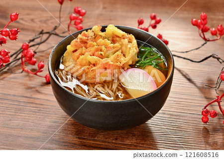 Tempura soba, tempura soba, tempura soba, tempura soba, vegetable kakiage, kakiage, toshikoshi soba. 121608516