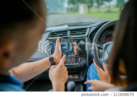 Exploring the Various Navigation Applications While Driving in a Vehicle 121608679