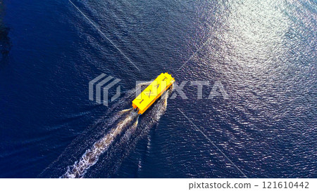 River Taxi from above aerial view River Taxi from above aerial view 121610442