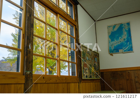 老小學的窗戶 121611217