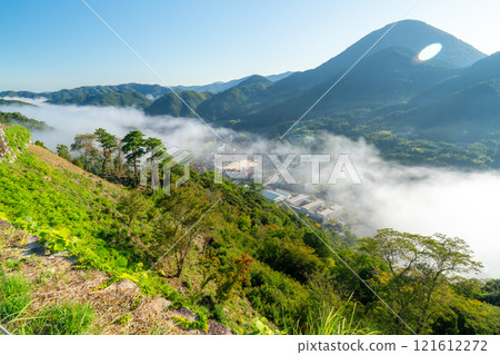 [Japan's 100 Famous Castles] Tsuwano Castle on an autumn morning - Sea of clouds and Mt. Aono seen from Sanjukkendai 6, Tsuwano Town, Kashima Prefecture 121612272