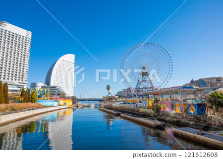 Ferris wheel in Sakuragicho, Yokohama 121612608