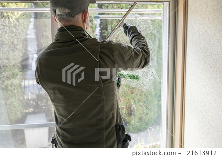 由專家清潔玻璃 由專家清潔玻璃 121613912