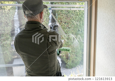 由專家清潔玻璃 由專家清潔玻璃 121613913