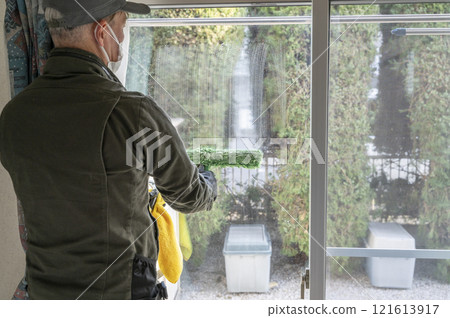 由專家清潔玻璃 由專家清潔玻璃 121613917