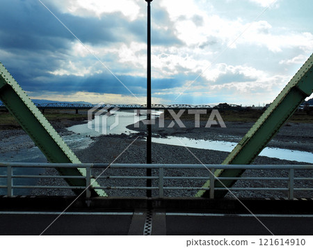 靜岡縣富士市、富士河、JR東海道線大橋 靜岡縣富士市、富士河、JR東海道線大橋 121614910