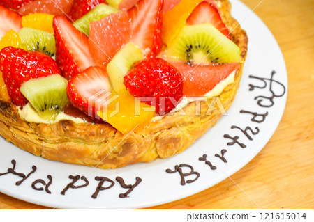 Fruit tart and Happy Birthday Fruit tart and Happy Birthday 121615014