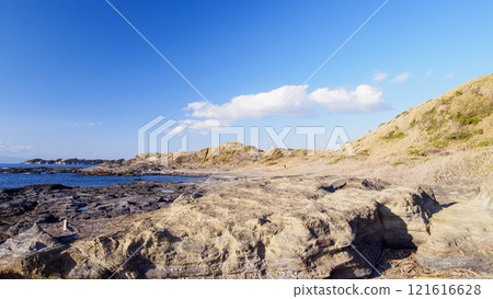 Blue sky and sea 121616628