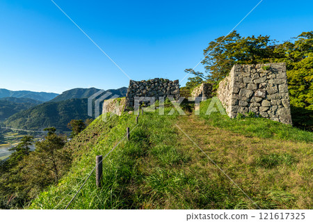 【日本名城百選】秋日早晨的津和野城、島根縣嘉敷郡津和野町三十間台虎口石牆3 【日本名城百選】秋日早晨的津和野城、島根縣嘉敷郡津和野町三十間台虎口石牆3 121617325