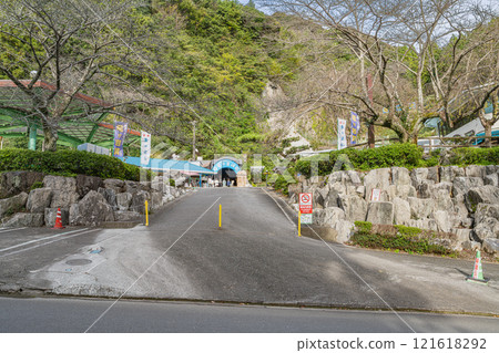 濱松市(靜岡縣)龍岩洞售票處及入口風景 濱松市(靜岡縣)龍岩洞售票處及入口風景 121618292