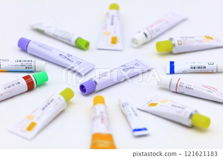 Images of ointments, ointments, and medicines 121621183