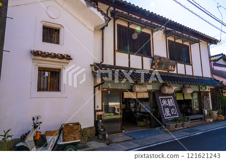 [Important Preservation District for Groups of Traditional Buildings] Tsuwano Koi no Yoneya, Tsuwano Town, Kashima Prefecture 121621243